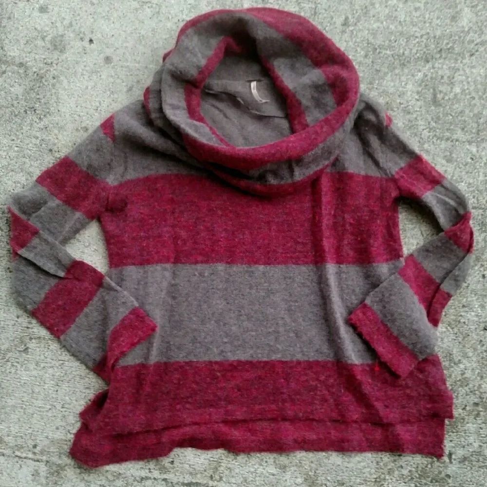 Free People cowl neck wool sweater. Size XS